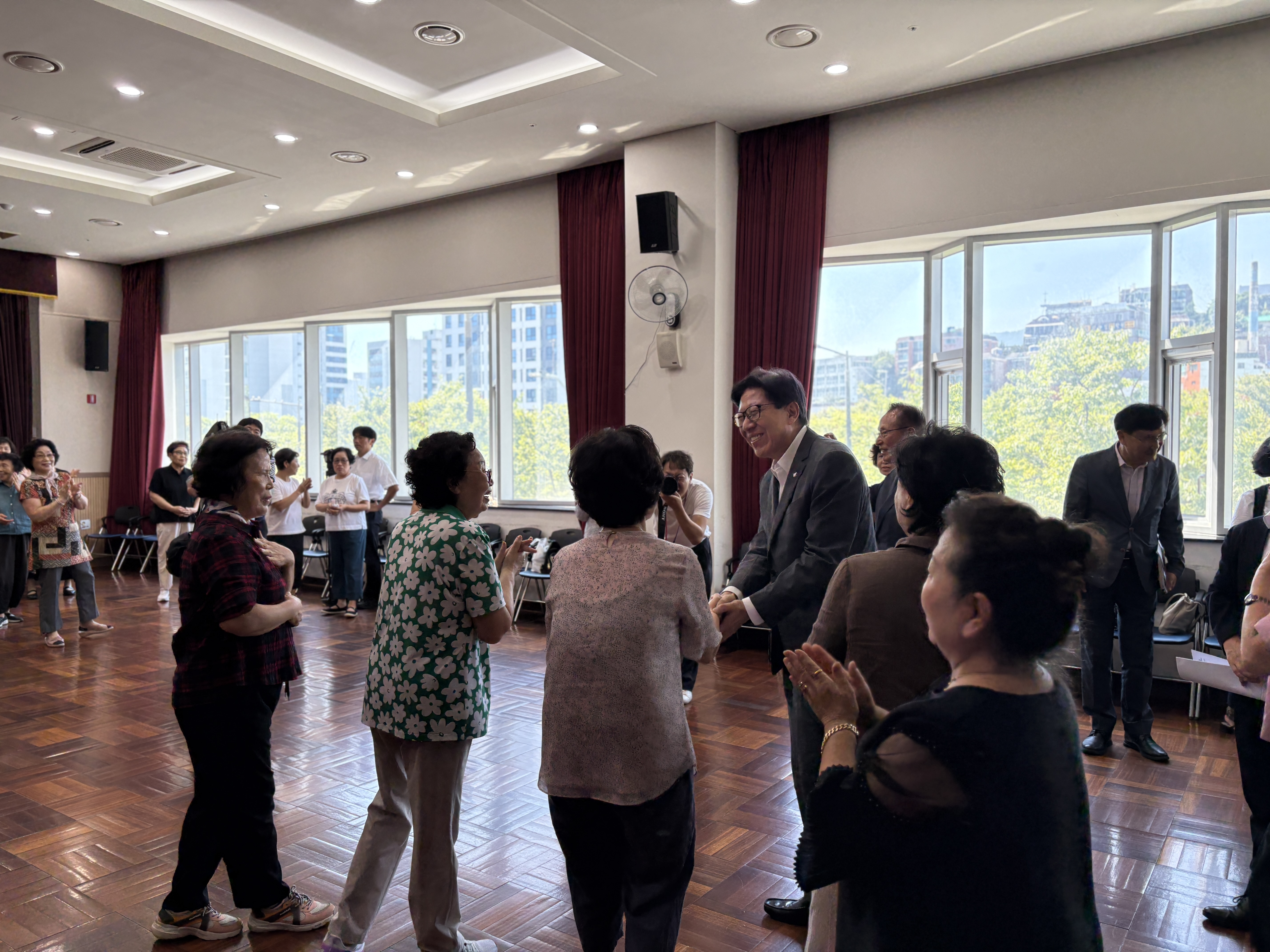 박형준시장 부산노인회관 방문